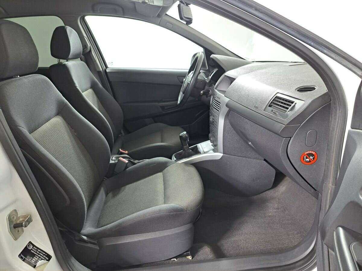Купить Opel Astra, 2012, 210 557 км, фото №9