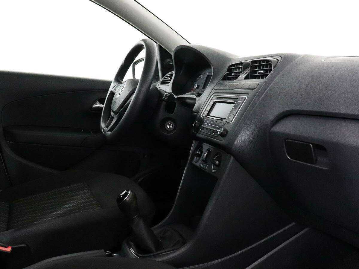Купить Volkswagen Polo, 2015, 57 373 км, фото №6