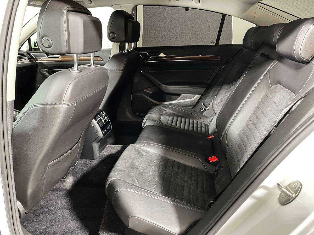 Купить Volkswagen Passat, 2017, 106 250 км, фото №10