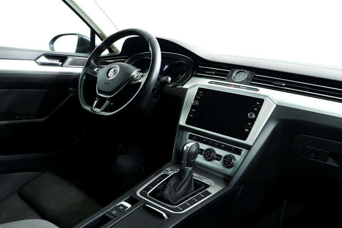 Купить Volkswagen Passat, 2019, 121 347 км, фото №9