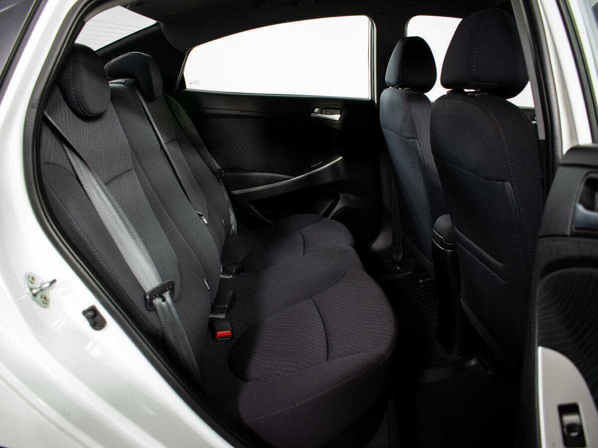 Купить Hyundai Solaris, 2016, 76 800 км, фото №10