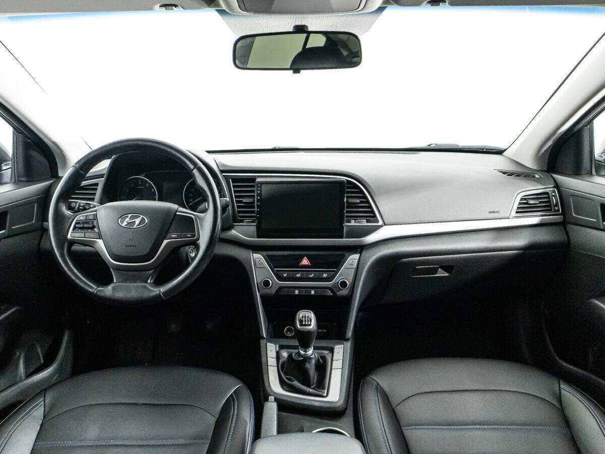 Купить Hyundai Elantra, 2017, 153 266 км, фото №13
