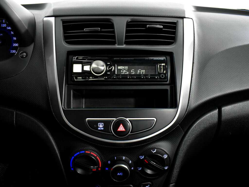 Купить Hyundai Solaris, 2014, 149 346 км, фото №13