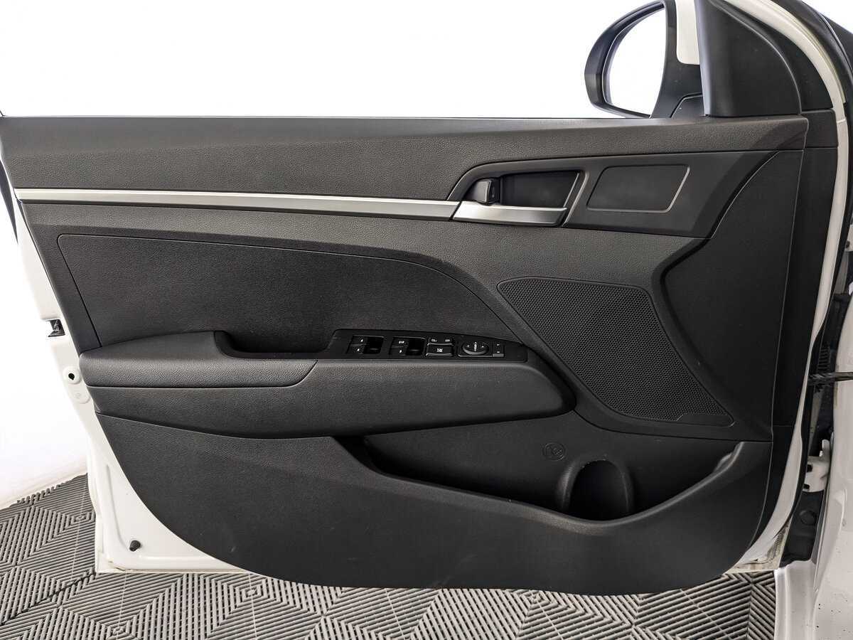 Купить Hyundai Elantra, 2019, 57 562 км, фото №17