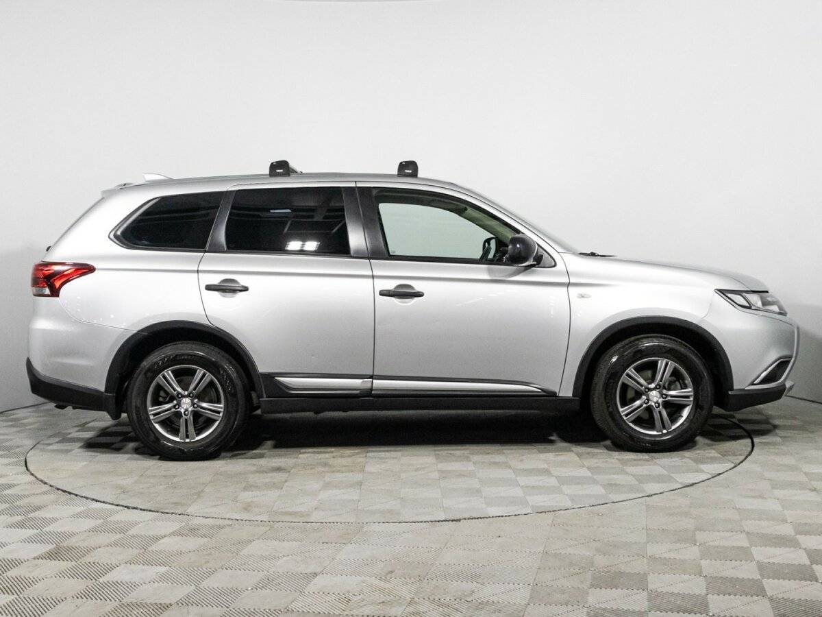 Купить Mitsubishi Outlander, 2017, 104 482 км, фото №4