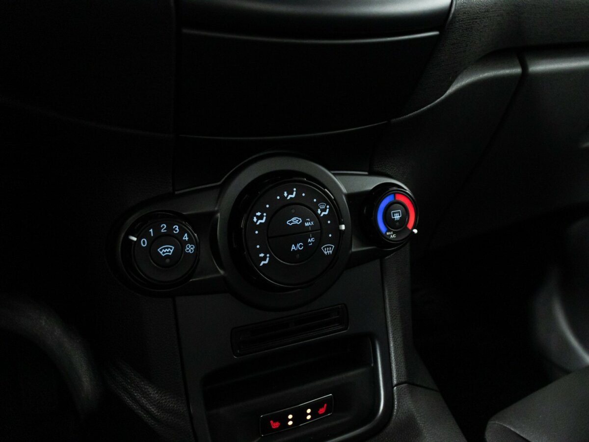 Купить Ford Fiesta Mk6 Рестайлинг, 2016, 75 842 км, фото №14