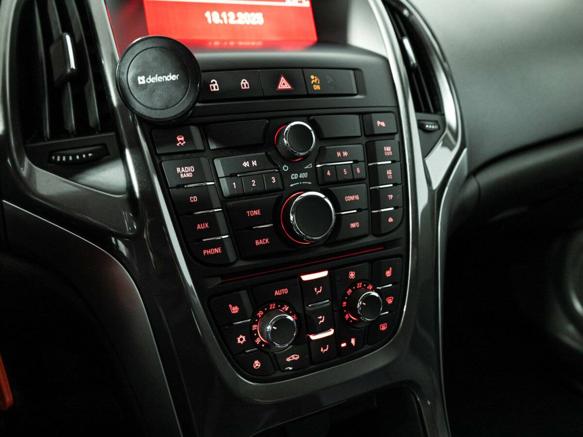 Купить Opel Astra J Рестайлинг, 2013, 153 570 км, фото №4